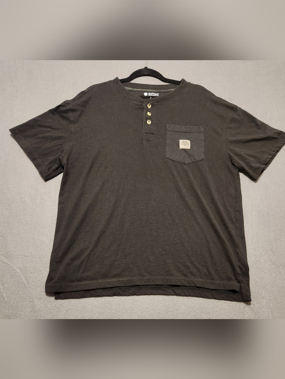 Buffalo Outdoors Shirt Mens Size Large Black Short Sleeve Henley with Pocket